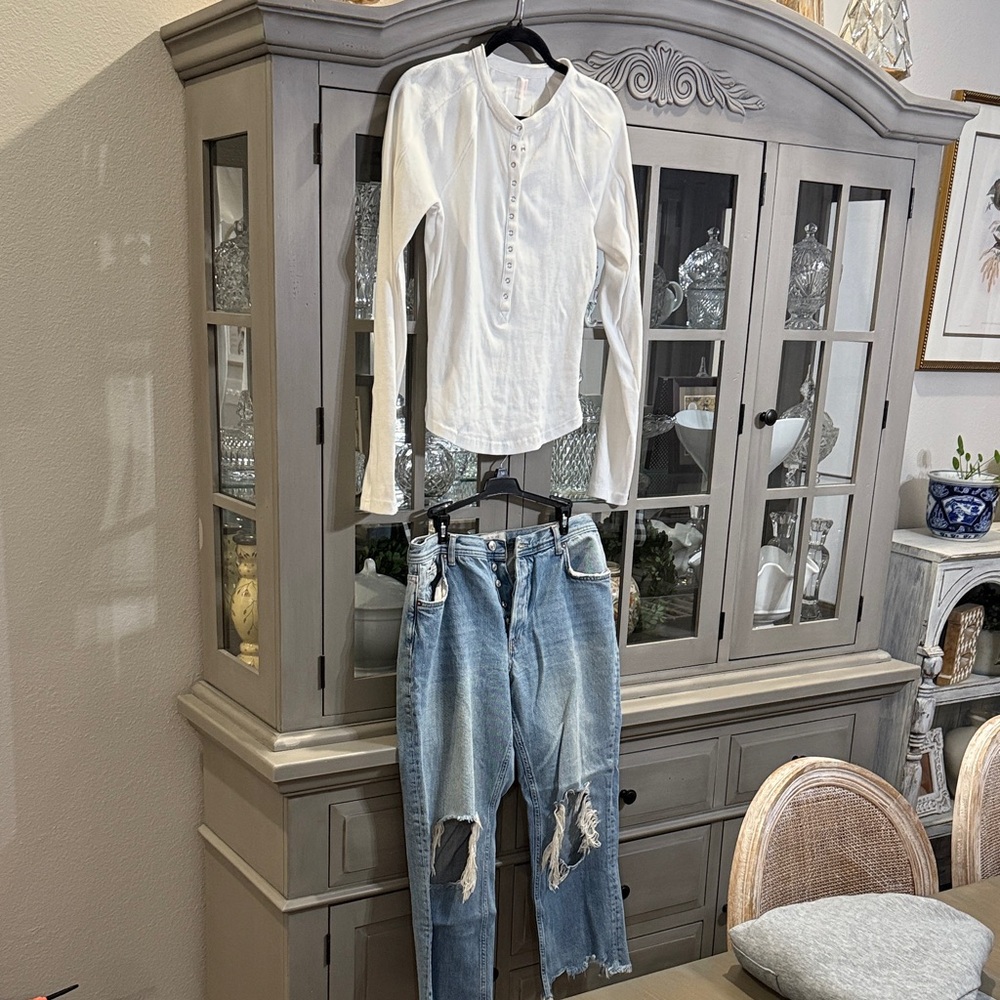 Free People Set. White Button-Up Shirt and Distressed Blue Jeans